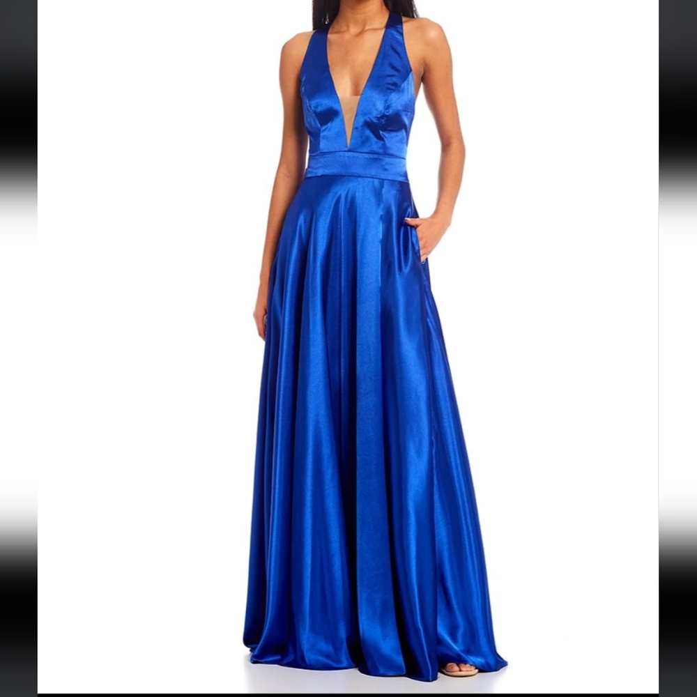 Sleeveless Deep V-Neck Stain Long Dress